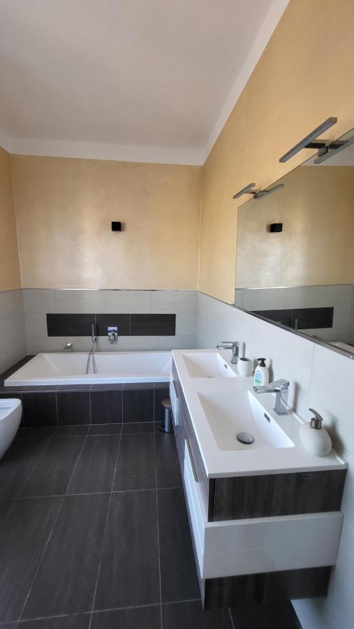La Casa Del Buonviaggio Apartment La Spezia Luaran gambar